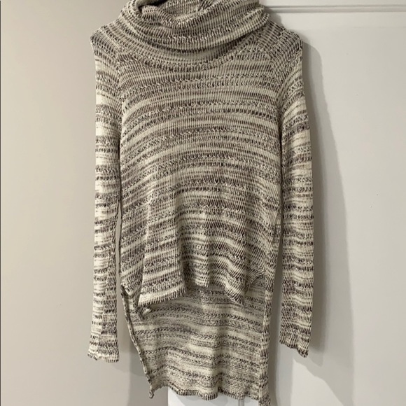 Textured Sweater with Cowl Neck💕 - Picture 4 of 4